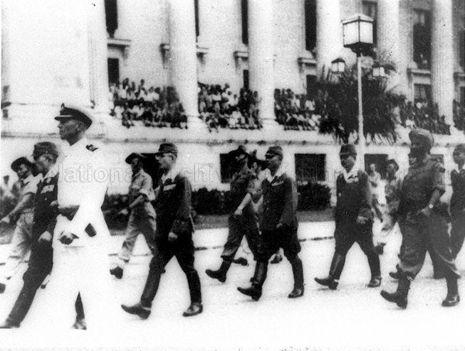 Japanese leaders arriving at City Hall for the ceremony
